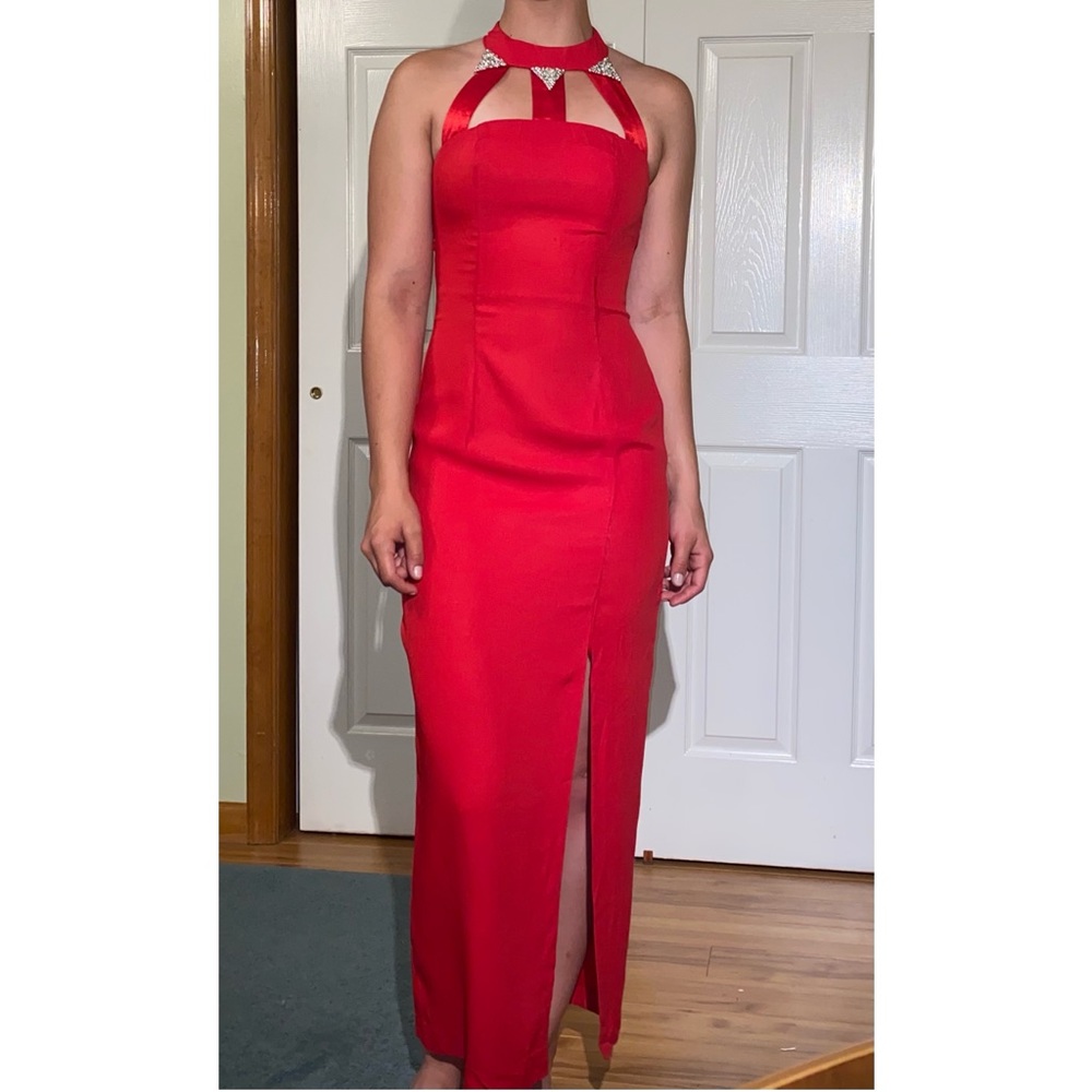 Long formal dress, great for prom/black tie event